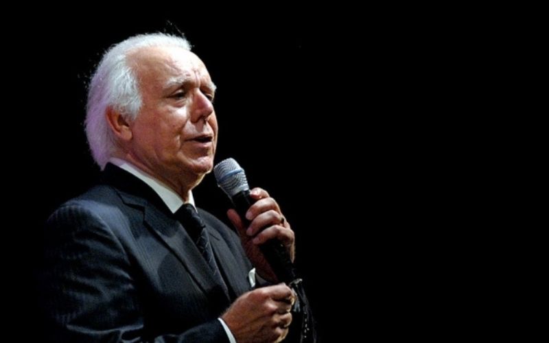 Décès de Carlos do Carmo, “La voix de Lisbonne”
