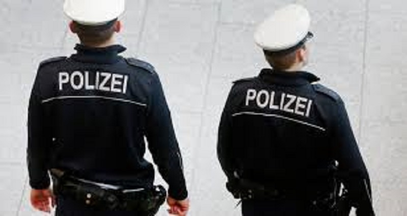 Déguisés en policiers, ils braquent une banque
