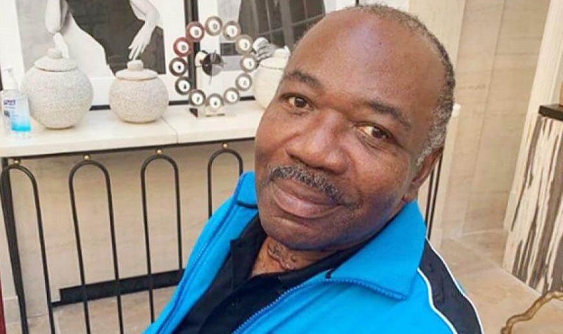 Depuis Londres, Ali Bongo rend hommage au combattant Robert Mugabe