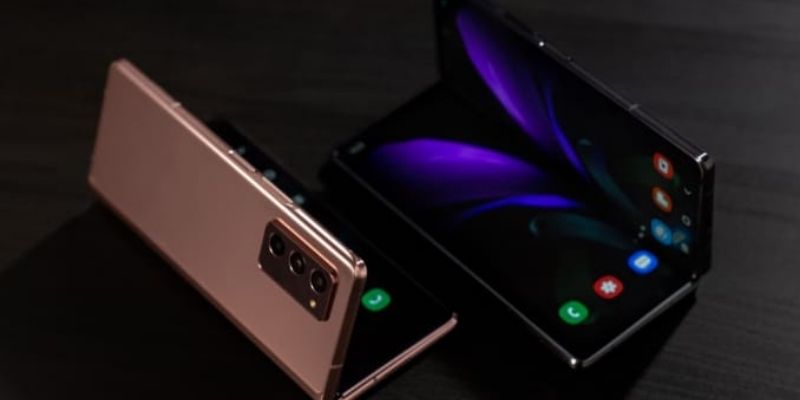 Galaxy S21 : vers un retour au plastique pour la face arrière du smartphone ?