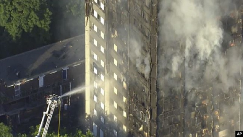 Des immeubles ravagés par un puissant incendie à Berlin (images)