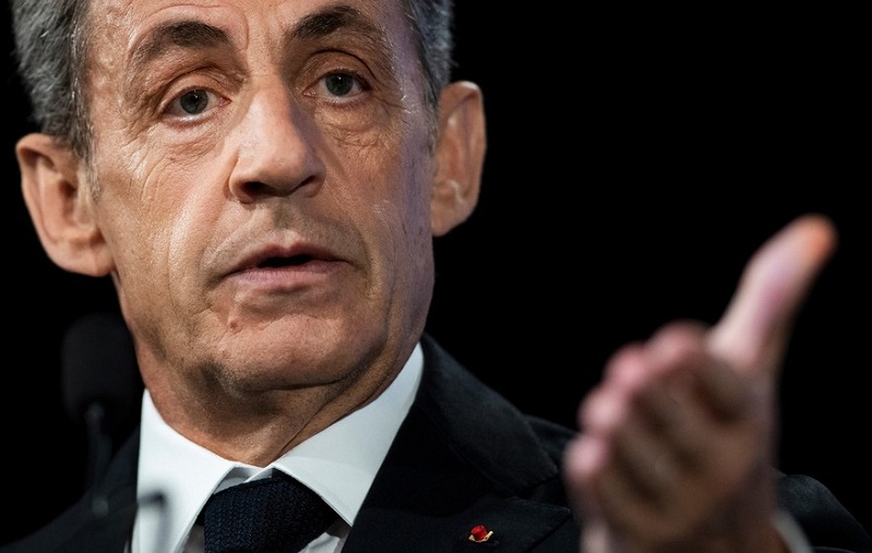 Financement libyen : Nicolas Sarkozy « stupéfait » par sa mise en examen