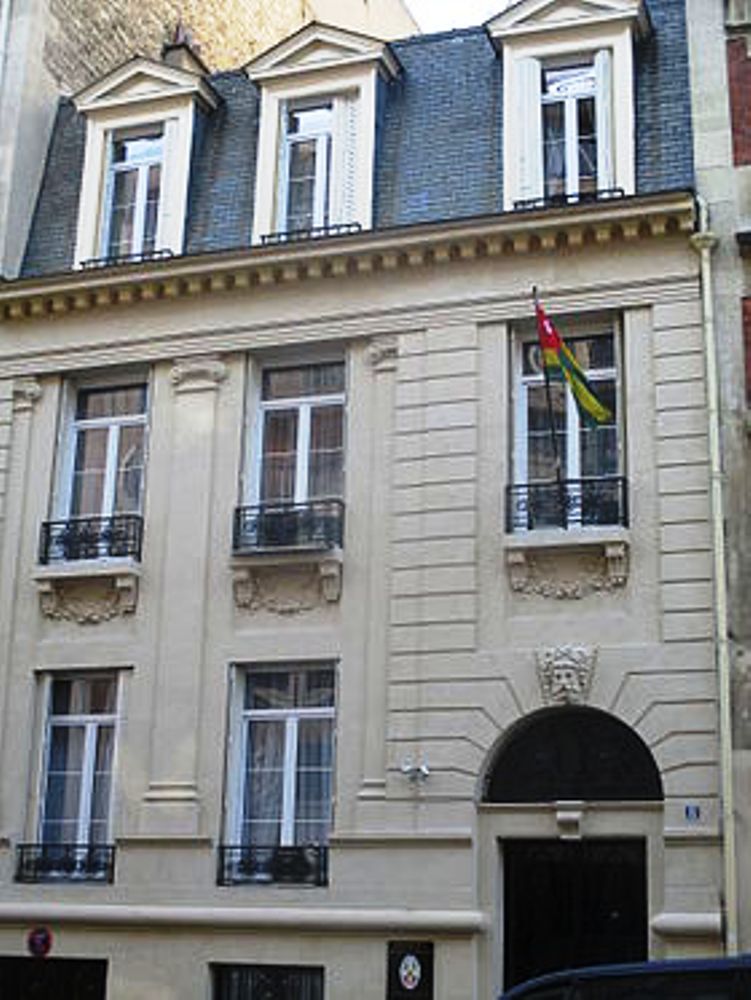Dispersion de manifestants togolais à Paris ce samedi 15 décembre : l’Ambassade du Togo en France clarifie l’opinion