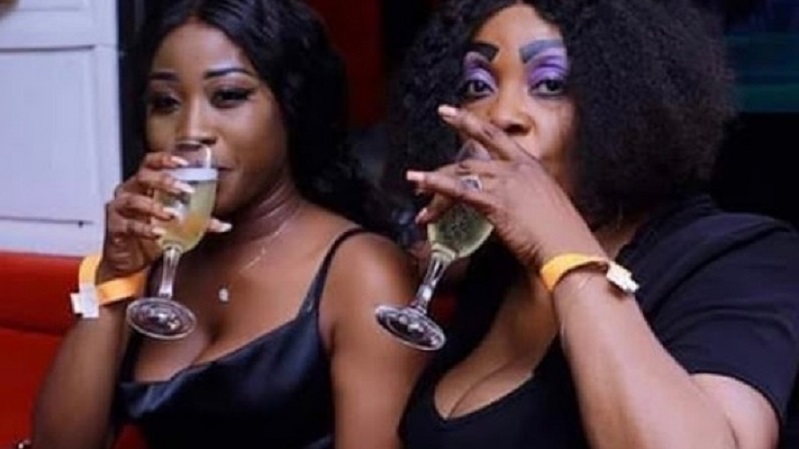 Dj Arafat : sa mère Tina Glamour et Carmen Sama se lancent dans le cinéma (vidéo)