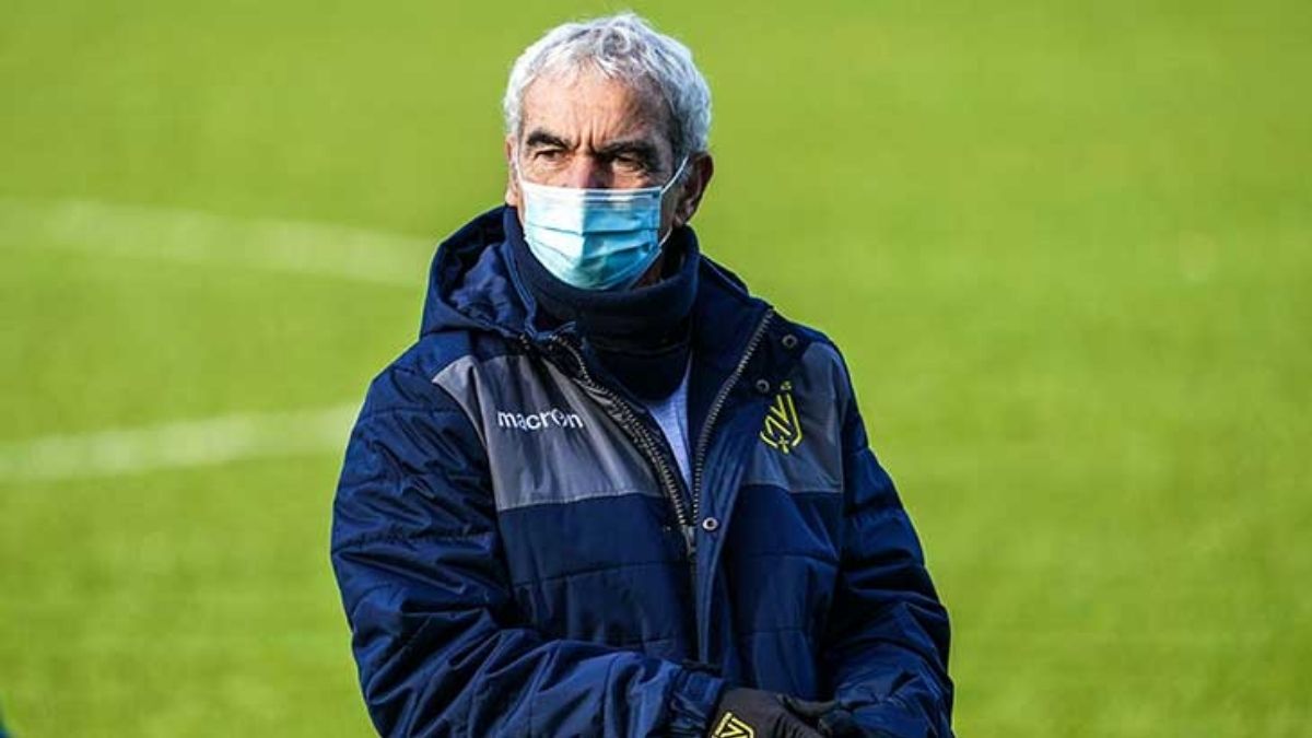 Domenech : « J’aurais aimé prendre Maradona mais il est mort »