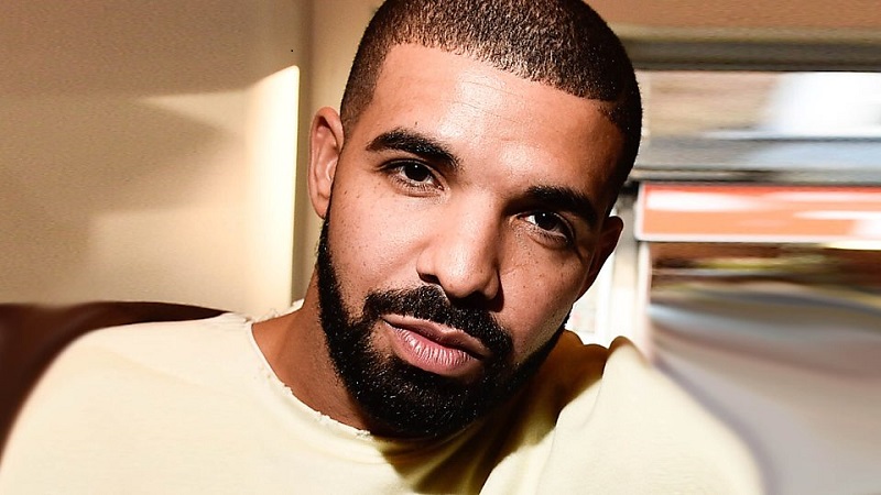 Drake dévoile subtilement une partie de son anatomie sur la Toile
