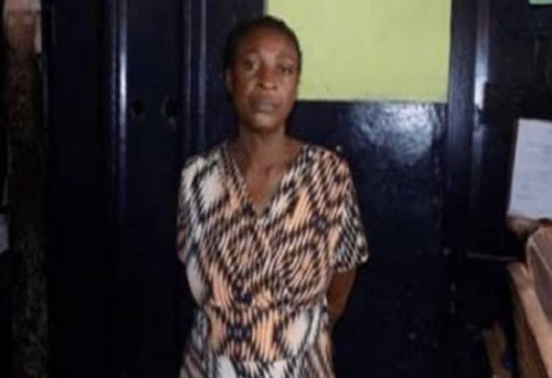 Jalousie cruelle/Une femme brûle à mort son mari et sa maitresse