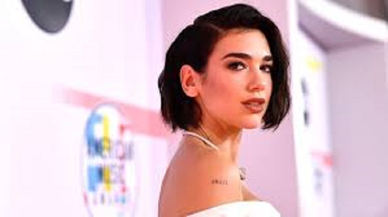 Dua Lipa devient ambassadrice de la marque Puma