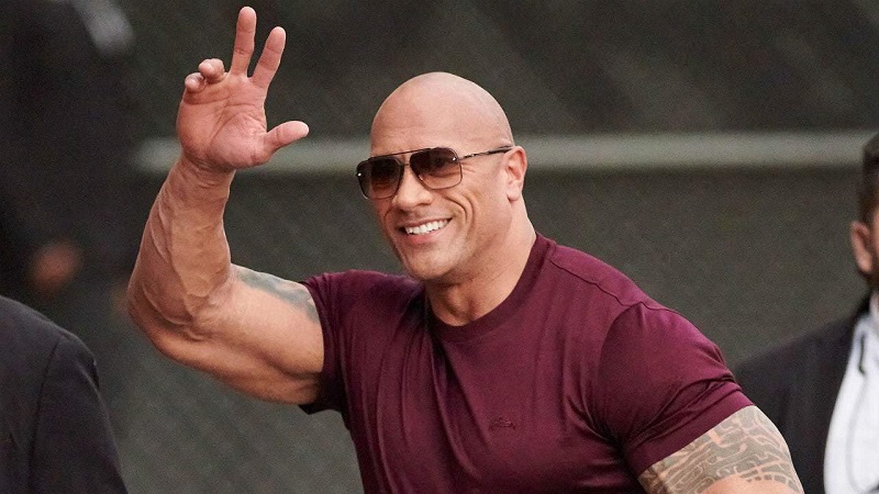 Dwayne Johnson : quand la mère de la star fait irruption en plein interview (vidéo)