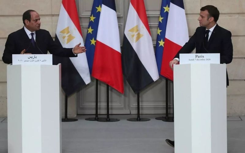 Échange musclé entre Macron et le président égyptien au sujet des caricatures de Mahomet