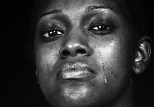 Eeeh, l’homme est mauvais : il mettait des comprimés dans le thé de sa femme pour provoquer des fausses couches