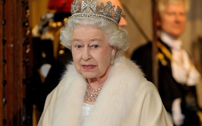 Elizabeth II : la gouvernante en chef de la reine démissionne