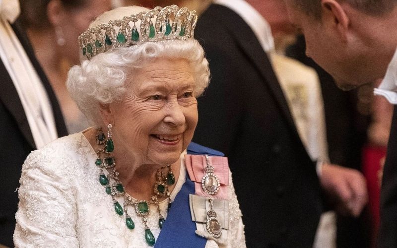 Elizabeth II : découvrez les sept personnes qu’elle a choisies pour représenter la famille royale en 2021