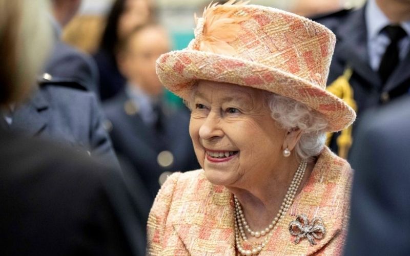 Elizabeth II : la quantité impressionnante d’alcool qu’elle consomme tous les jours