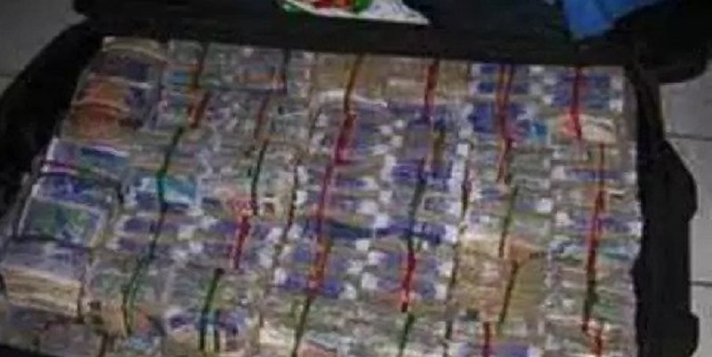 Côte d’Ivoire : une fille de ménage disparaît avec le coffre fort de son employeur contenant plus de 17 millions de Fcfa