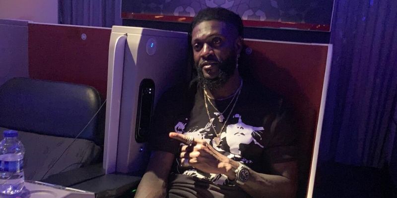 Emmanuel Adebayor : l’attaquant togolais en voyage contre l’avis de son club ?