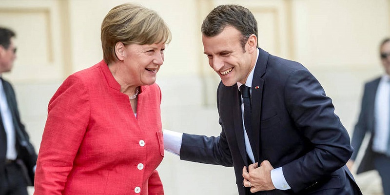 Emmanuel Macron et Angela Merkel : ces petites retrouvailles au bar de leur hôtel