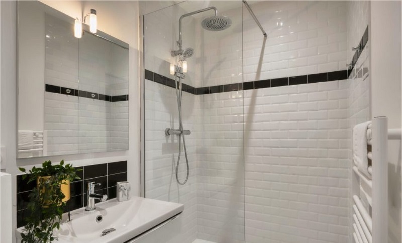 En « détresse sexuelle », il installe une caméra cachée dans la salle de bain de son appartement à louer
