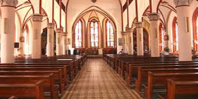 En plein culte, une prostituée entre dans l’église pour encaisser le pasteur