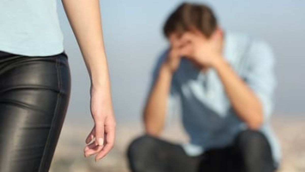 Enceinte de son copain, elle déménage chez un ex : la raison va vous étonner