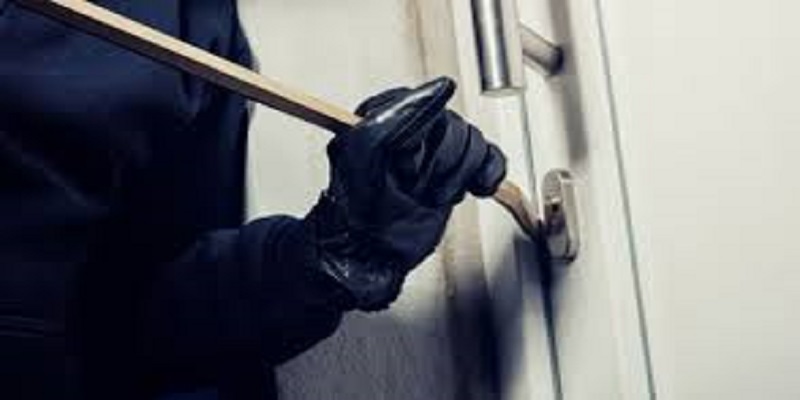 3 femmes cambriolent un appartement, les policiers les attendent à la sortie
