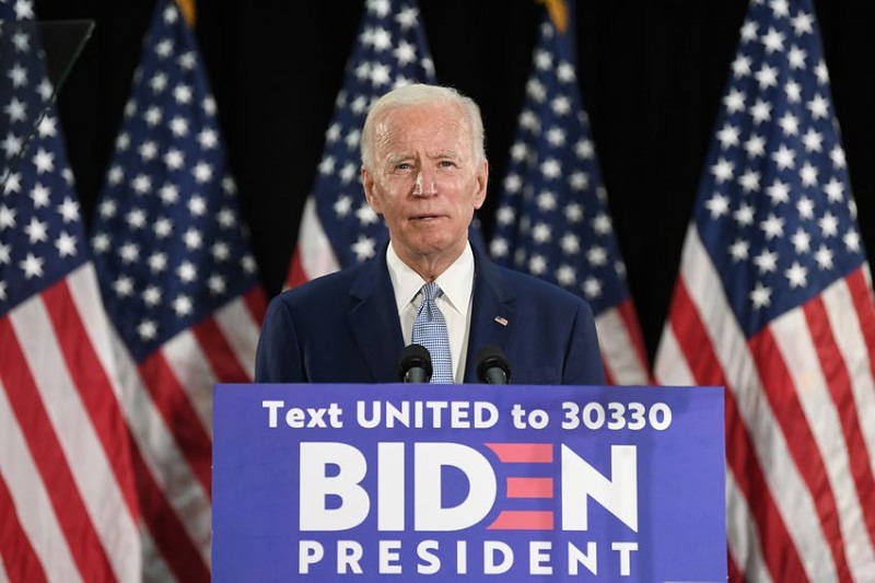 Joe Biden : «Il ne devrait pas y avoir de débat si Trump est encore malade»
