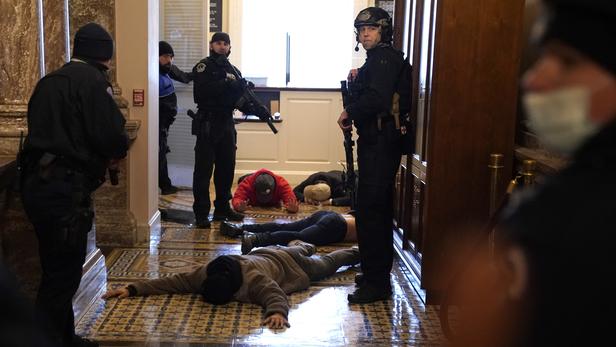 Etats-Unis : démission du chef de la police du Capitole