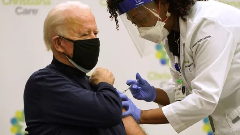 Etats-Unis : le nouveau président Joe Biden vacciné contre le Covid-19