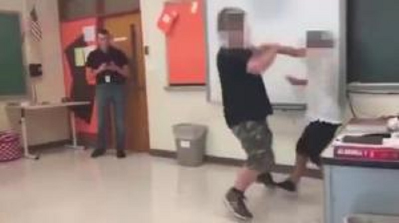 États-Unis : un professeur organisait un violent « Fight Club » avec des élèves (vidéo)