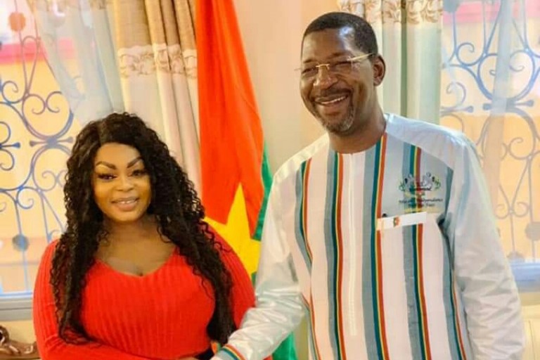 Burkina-Faso : grosse polémique après la rencontre entre Eudoxie Yao et le président Sakandé