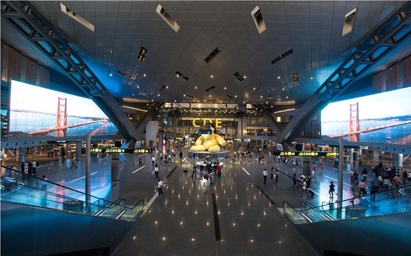 Examens gynécologiques forcés à l’aéroport de Doha : les parents du bébé abandonné identifiés