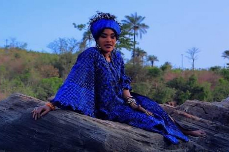 Après Daphné, la chanteuse Monique Séka s’écroule sur scène