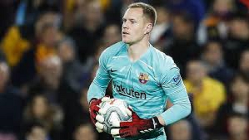 FC Barcelone : de retour de son opération au genou, Ter Stegen se prononce sur le mercato de son club