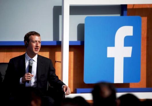 Facebook/l’envers du décor : y travailler serait de la mer à boire