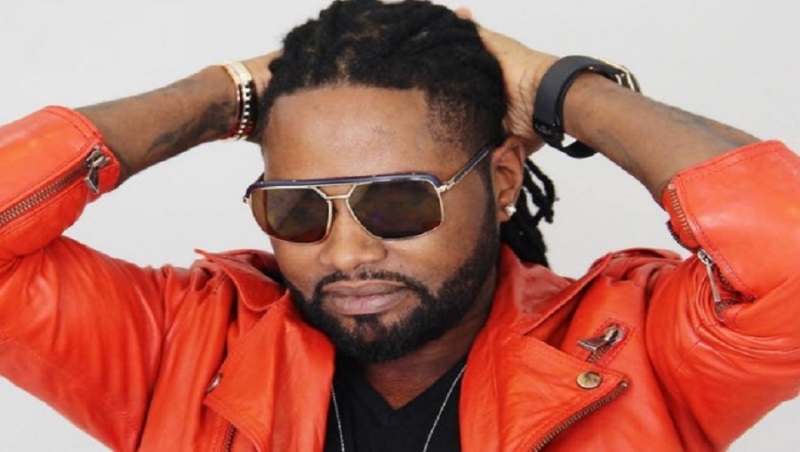 Congo : l’artiste Ferre Gola « traqué » par le fisc de son pays