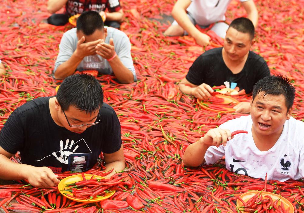 Festival du piment : Tang Shuaihui avale 50 piments forts en 68 secondes
