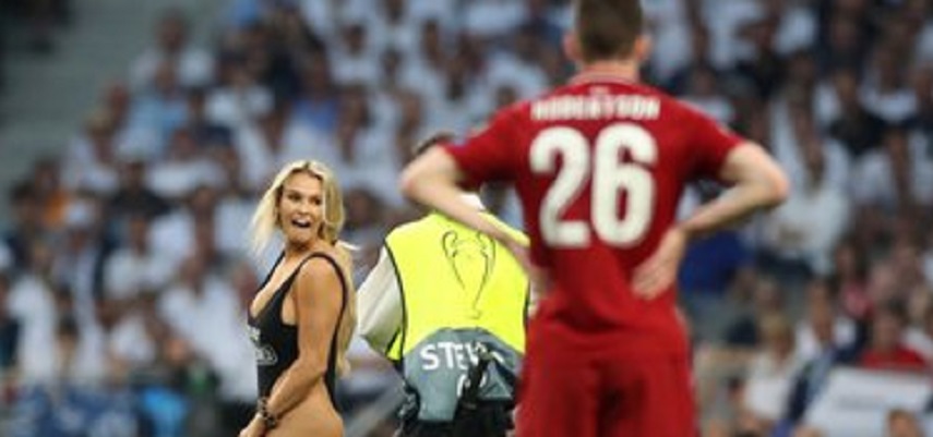 Finale Copa America : La « streakeuse » de Madrid, Kinsey Wolanski, arrêtée au Brésil