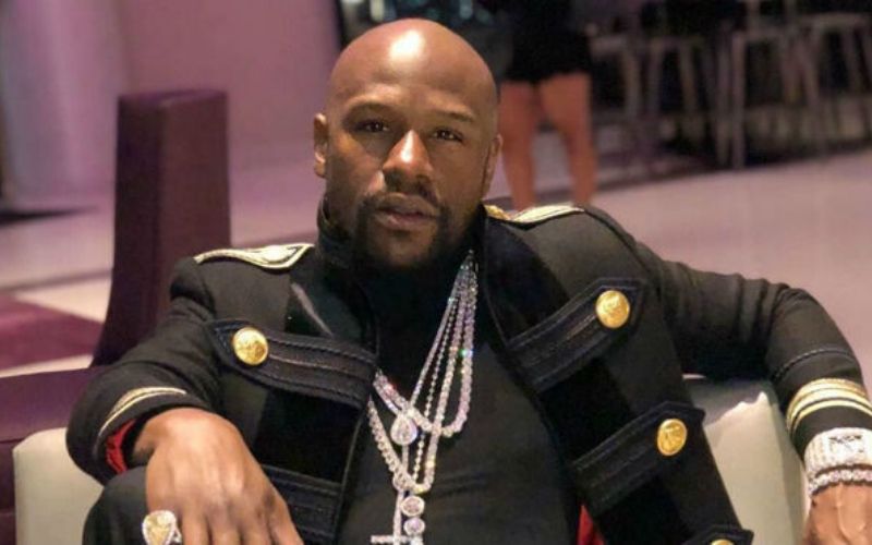 Floyd Mayweather veut financer les funérailles de George Floyd