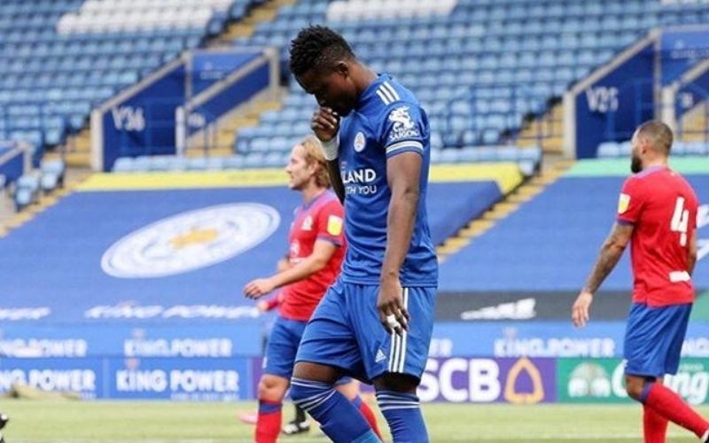 Foot : le Ghanéen Asamoah Gyan menacé par Baghdad Bounedjah