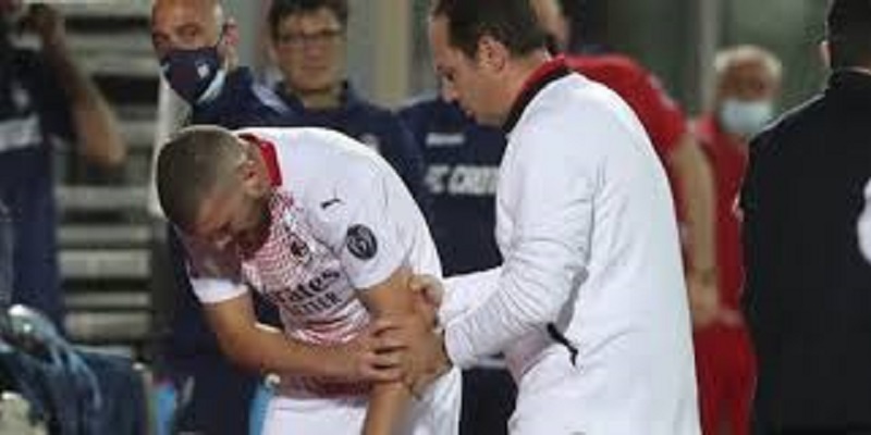 Football / AC Milan-Crotone : Ante Rebic y a laissé son coude