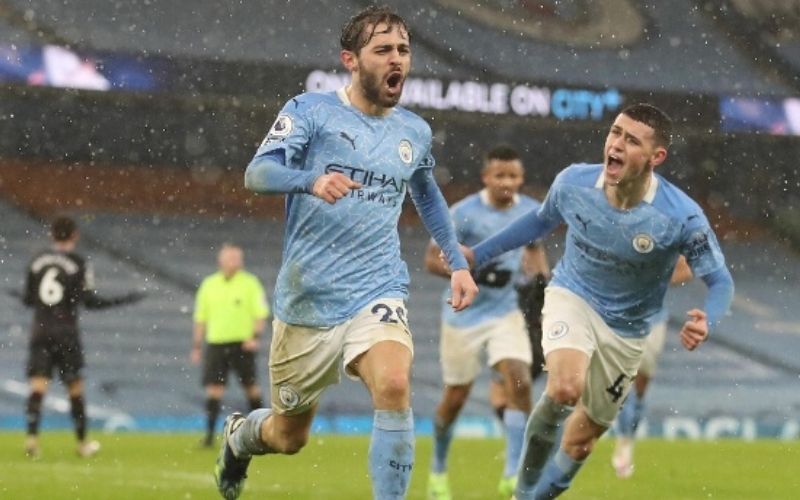 Football : Manchester City passe en tête de la Premier League