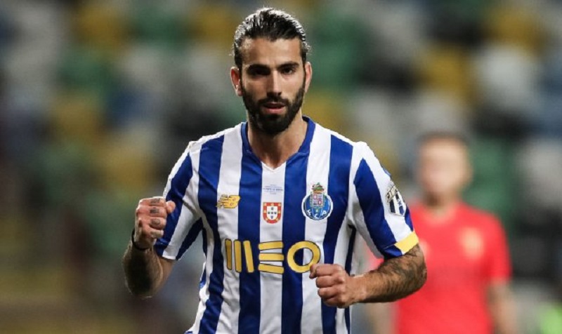Football : le FC Porto soulève la Supercoupe du Portugal