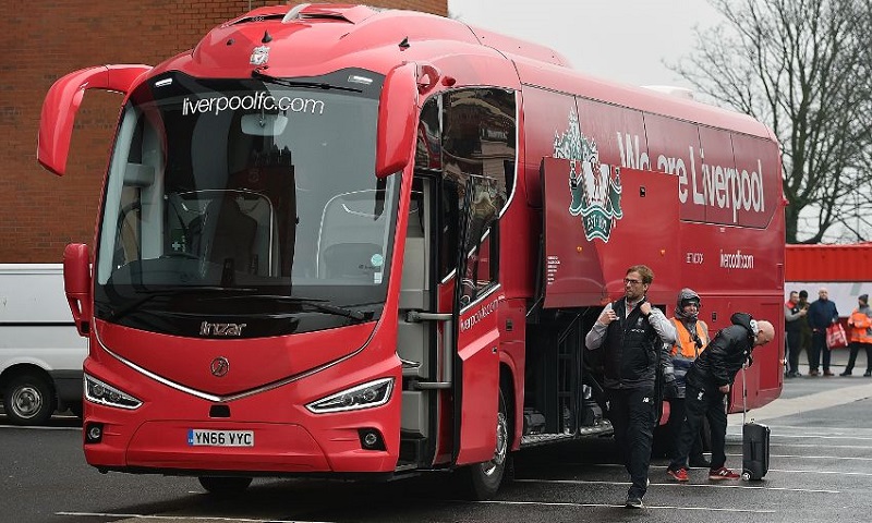 Football : le bus de Liverpool coincé sous le tunnel du Wanda Metropolitano !