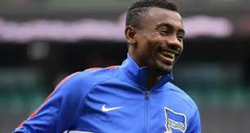 Football : un nouveau club signe Salomon Kalou