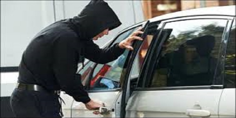 France : 2 jeunes tentent de voler une voiture et s’endorment à l’intérieur