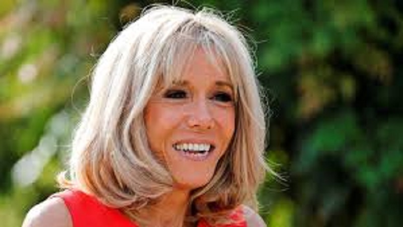 France : Le magazine Paris Match aurait-il retouché Brigitte Macron sur une photo?