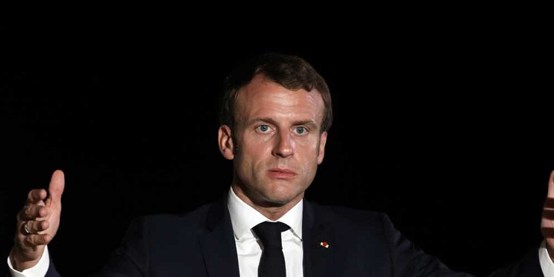 Emmanuel Macron tape du poing sur la table suite à ce gros couac de l’exécutif sur les attestations