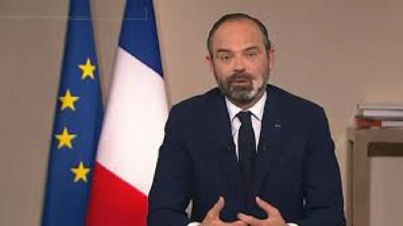 Édouard Philippe, fait-il passer un message avec ses boutons de manchette ? (photo)