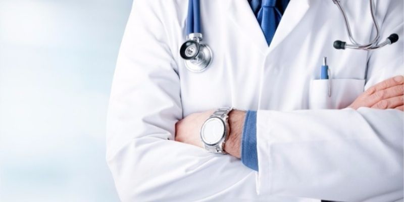 France / Covid-19 : ce médecin se voit interdit d’exercer ; voici la raison