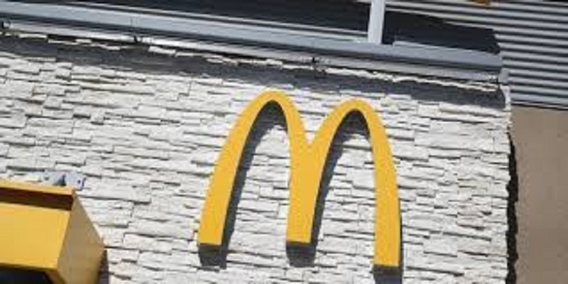 France / Covid-19 : un ancien fast food transformé en banque alimentaire
